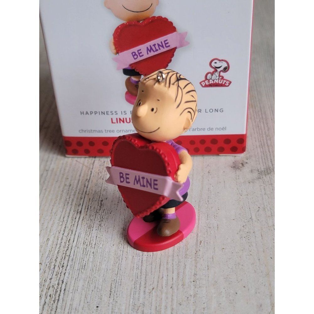 Hallmark Linus's big heart be mine Valentine ornament Xmas